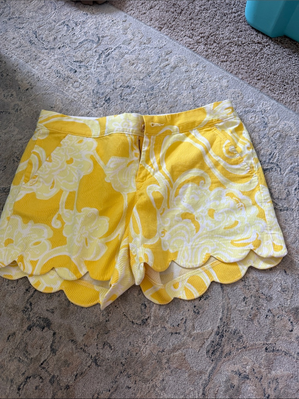 Lilly Pulitzer Yellow and White Floral Scallop Hem Shorts